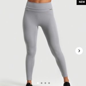 GYMSHARK X WHITNEY SIMMONS